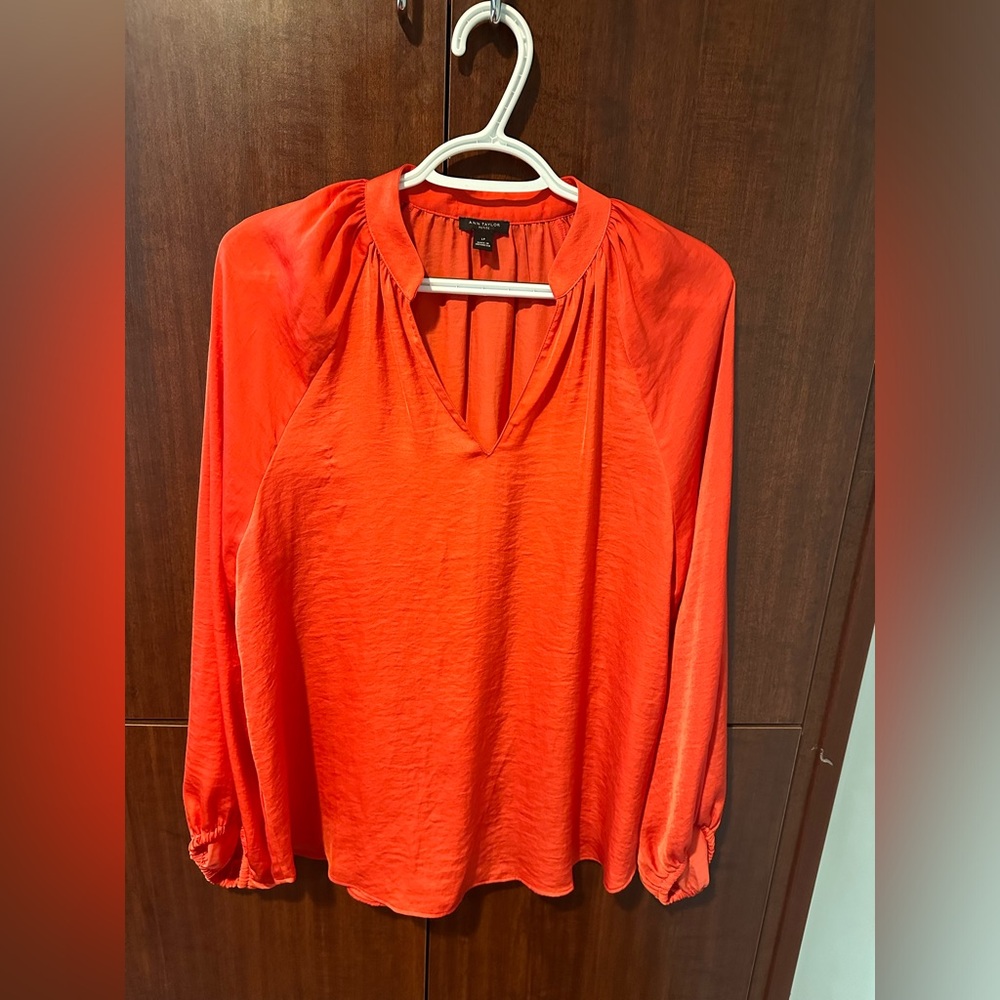 Ann Taylor Silky flowing shirt